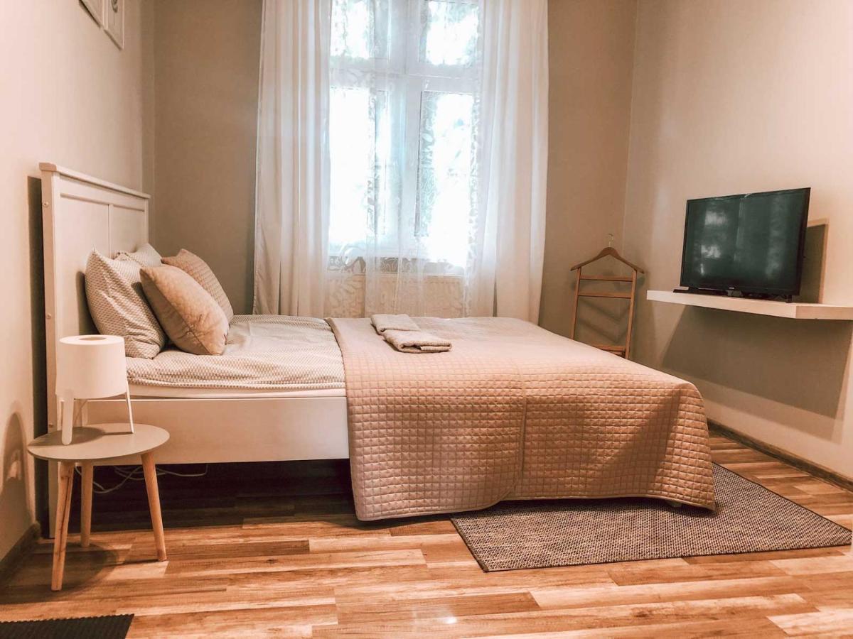 Bankowa 8 Guest Rooms Жельона Гора Екстериор снимка