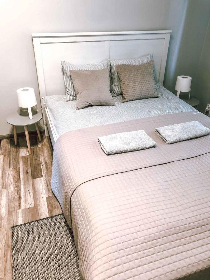 Bankowa 8 Guest Rooms Жельона Гора Екстериор снимка